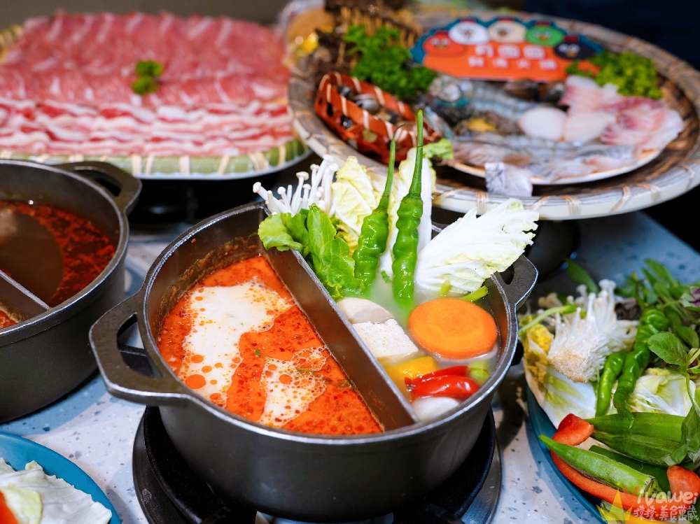 【月團圓雞湯火鍋】火鍋控必收!2025全新裝潢自助吧大升級!個人獨享鴛鴦鍋~蔬菜品項豐富~高品質鍋物專賣!