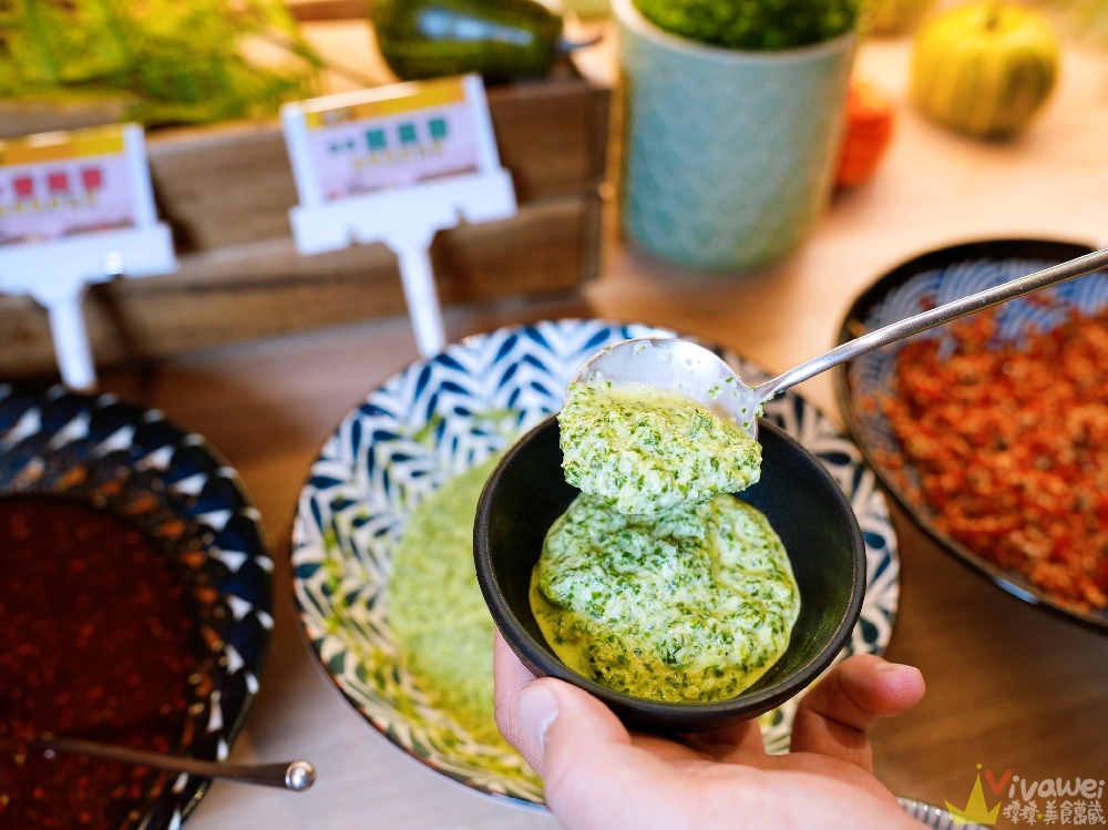 【月團圓雞湯火鍋】火鍋控必收!2025全新裝潢自助吧大升級!個人獨享鴛鴦鍋~蔬菜品項豐富~高品質鍋物專賣!