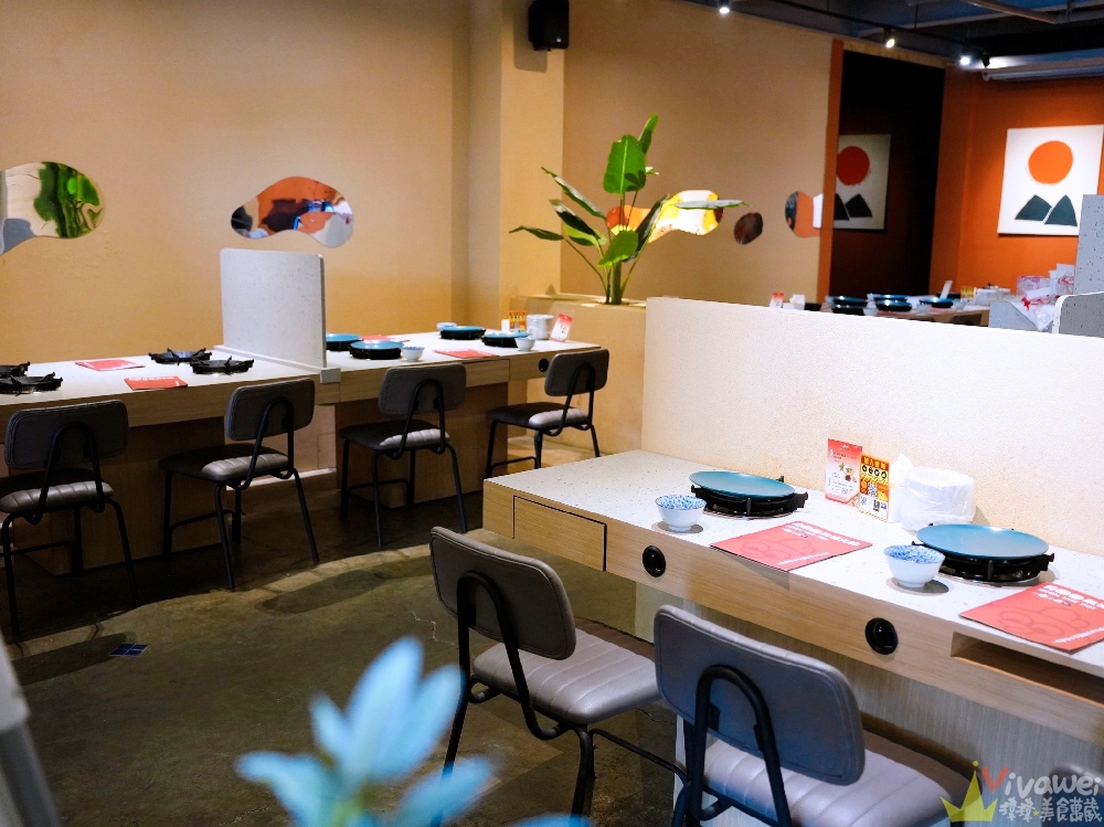 【月團圓雞湯火鍋】火鍋控必收!2025全新裝潢自助吧大升級!個人獨享鴛鴦鍋~蔬菜品項豐富~高品質鍋物專賣!