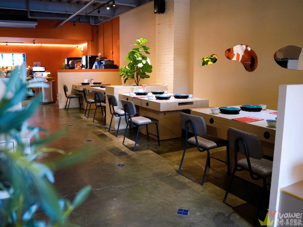 【月團圓雞湯火鍋】火鍋控必收!2025全新裝潢自助吧大升級!個人獨享鴛鴦鍋~蔬菜品項豐富~高品質鍋物專賣!