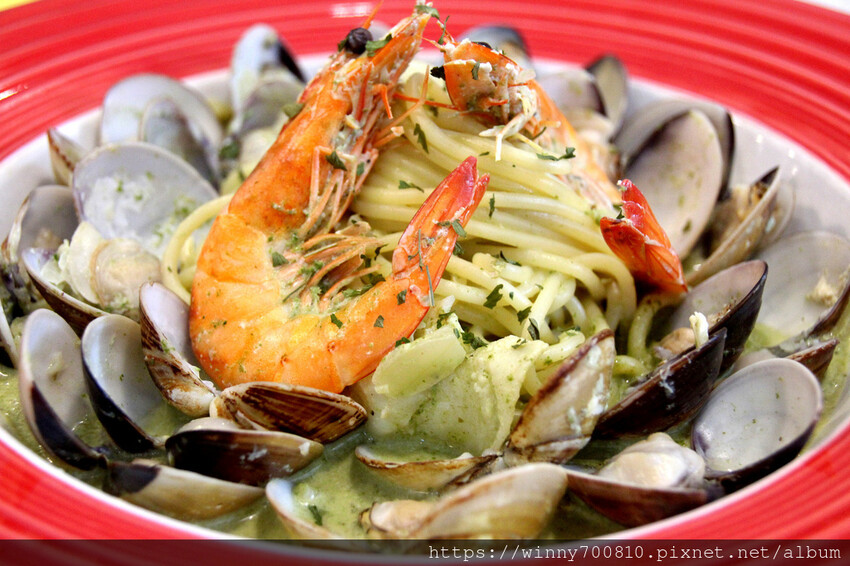 新北市蘆洲區新北/蘆洲【香草弄堂義大利麵餐廳】蘆洲義大利麵推薦!平價親民,料豐味美!