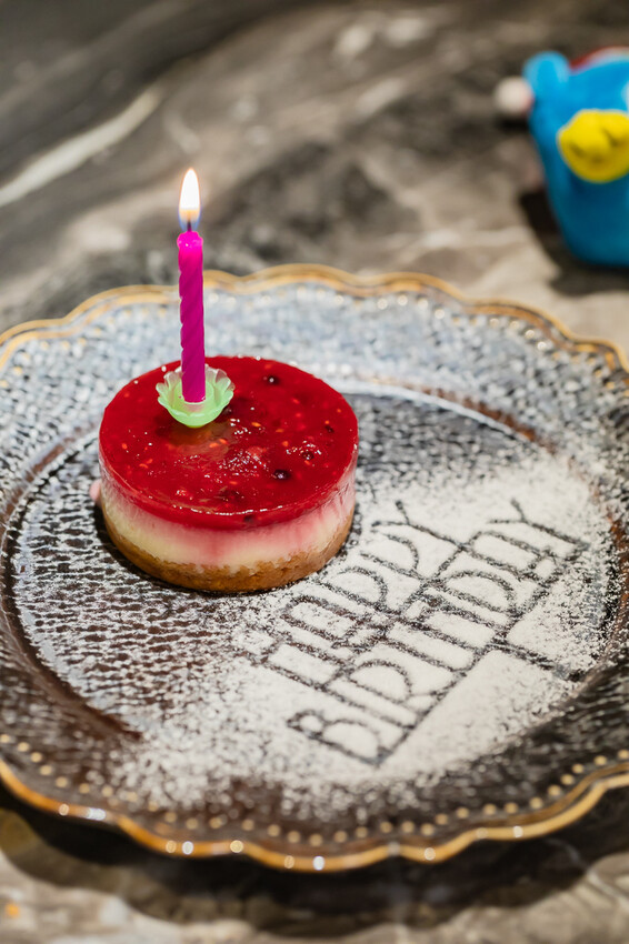 高雄市前金區A-GRILL牛排餐酒館 x 乾式熟成牛排新地標 | 慶生約會首選