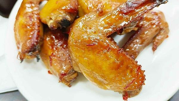 新北市板橋區超讚牛排館|CP值爆表!好吃便宜又超厚的平價牛排