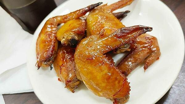 新北市板橋區超讚牛排館|CP值爆表!好吃便宜又超厚的平價牛排