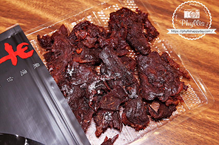 『牛二哥-溫體牛牛肉乾』｜飄香半世紀的牛肉乾、辦公室零嘴、追劇零食人氣推薦！ - 相片中的菲莉絲