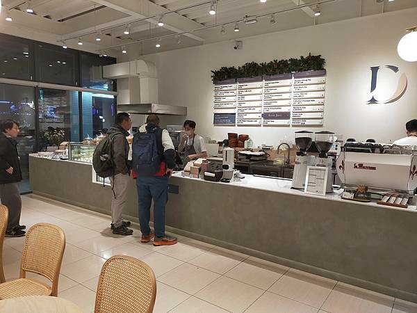 台中中區MINI.D COFFEE綠川館~美食早餐7點30分