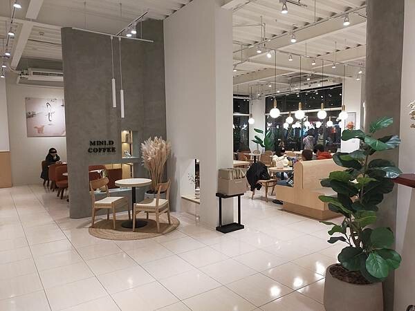 台中中區MINI.D COFFEE綠川館~美食早餐7點30分