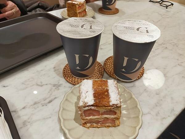 台中中區MINI.D COFFEE綠川館~美食早餐7點30分