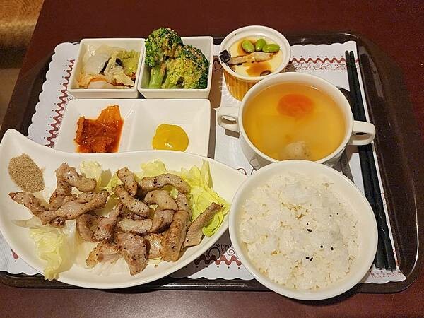 【台南住宿推薦】衡定理台南安平包棟民宿《澤居》電梯民宿的舒適空間及家的溫暖☆鄰近安平老街、漁光島、漁人碼頭