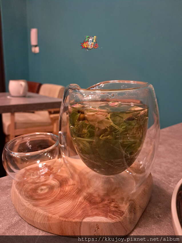 新竹縣竹北市J.eat Cafe餐酒館二郎心靈咖啡館|心靈雞尾酒|二郎神寫下專屬籤詩|品嘗沙拉、鬆餅、托斯卡尼艷陽下的美好餐