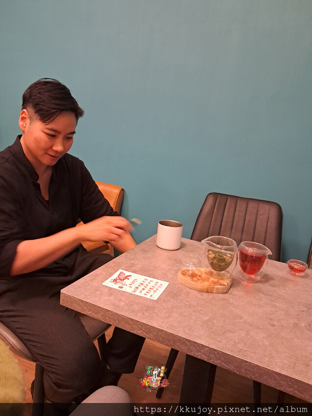 新竹縣竹北市J.eat Cafe餐酒館二郎心靈咖啡館|心靈雞尾酒|二郎神寫下專屬籤詩|品嘗沙拉、鬆餅、托斯卡尼艷陽下的美好餐