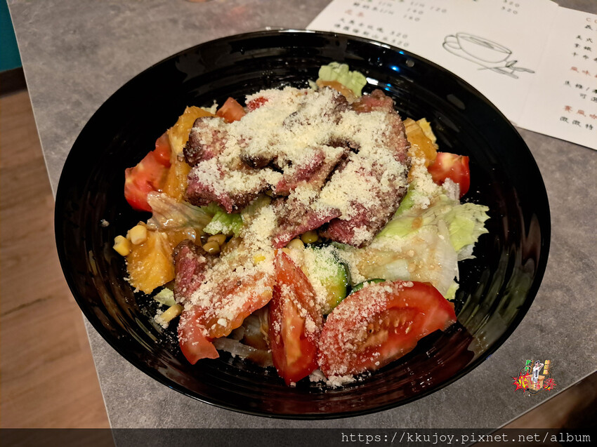 新竹縣竹北市J.eat Cafe餐酒館二郎心靈咖啡館|心靈雞尾酒|二郎神寫下專屬籤詩|品嘗沙拉、鬆餅、托斯卡尼艷陽下的美好餐