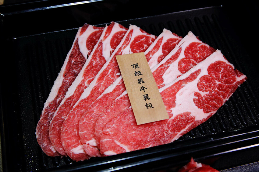 桃園最強「燒肉吃到飽」來中壢插旗啦！赤富士日式無煙燒肉鍋物-