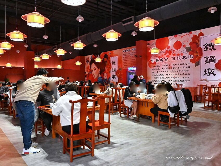 台中市南屯區小媳婦鐵鍋燉｜來自高雄人氣鐵鍋燉，台中首間店在這裡，道地東北鐵鍋燉，還有超好吃的玉米餅！