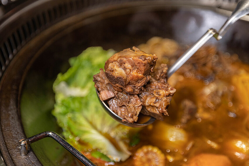 小媳婦鐵鍋燉台中旗艦店