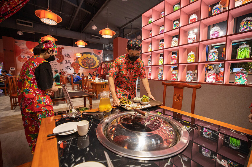 小媳婦鐵鍋燉台中旗艦店