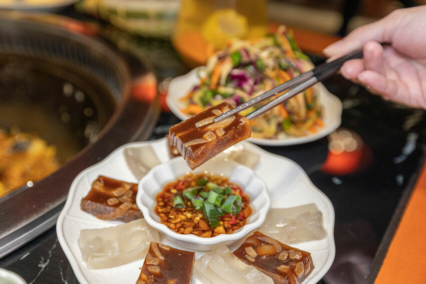 小媳婦鐵鍋燉台中旗艦店