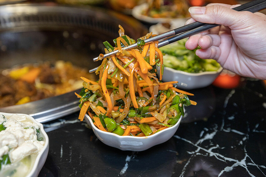 小媳婦鐵鍋燉台中旗艦店