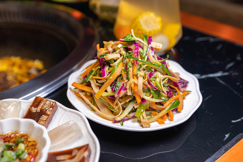 小媳婦鐵鍋燉台中旗艦店