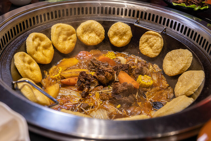 小媳婦鐵鍋燉台中旗艦店