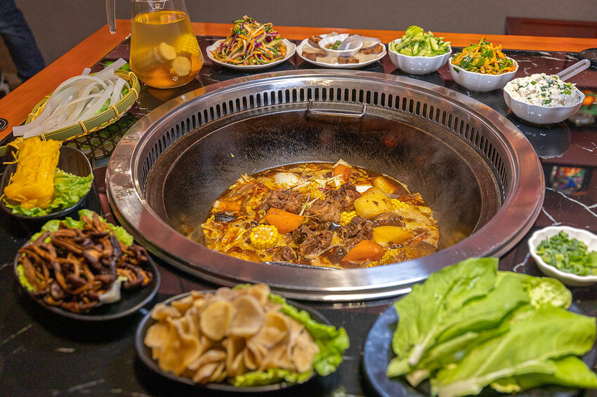 小媳婦鐵鍋燉台中旗艦店