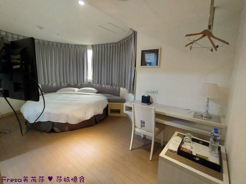 新北市三重區新北飯店【台北薇米商旅】台北橋捷運站走５分鐘.高樓遼闊日夜城景.樓下就有超商全聯電影院│三重飯店│天台影城│新北住宿