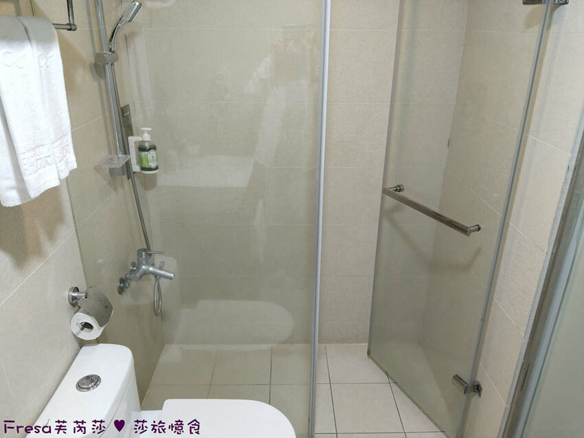 新北市三重區新北飯店【台北薇米商旅】台北橋捷運站走５分鐘.高樓遼闊日夜城景.樓下就有超商全聯電影院│三重飯店│天台影城│新北住宿