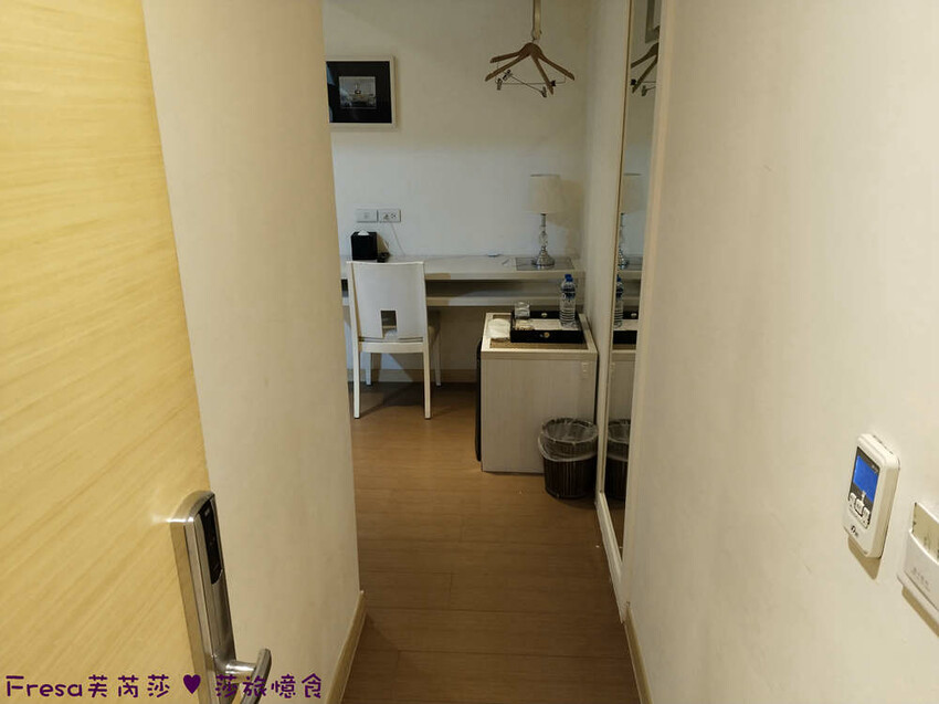 新北市三重區新北飯店【台北薇米商旅】台北橋捷運站走５分鐘.高樓遼闊日夜城景.樓下就有超商全聯電影院│三重飯店│天台影城│新北住宿