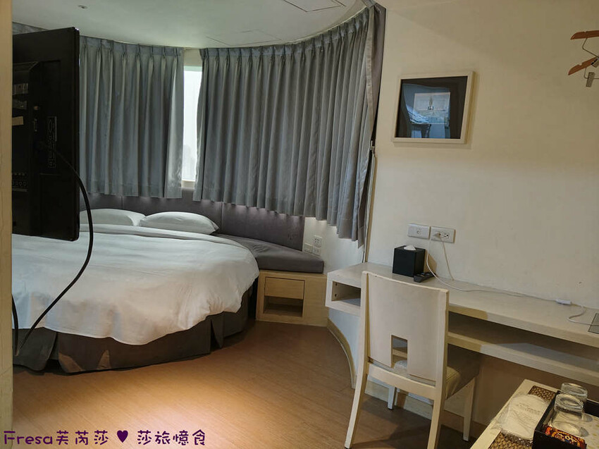 新北市三重區新北飯店【台北薇米商旅】台北橋捷運站走５分鐘.高樓遼闊日夜城景.樓下就有超商全聯電影院│三重飯店│天台影城│新北住宿