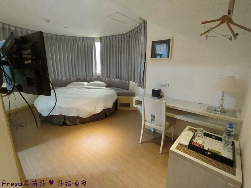 新北市三重區新北飯店【台北薇米商旅】台北橋捷運站走５分鐘.高樓遼闊日夜城景.樓下就有超商全聯電影院│三重飯店│天台影城│新北住宿