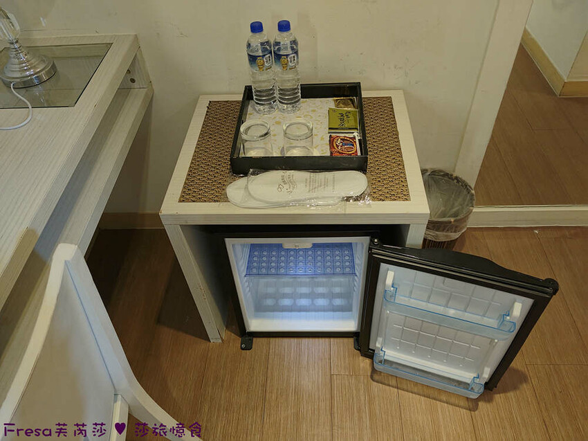 新北市三重區新北飯店【台北薇米商旅】台北橋捷運站走５分鐘.高樓遼闊日夜城景.樓下就有超商全聯電影院│三重飯店│天台影城│新北住宿