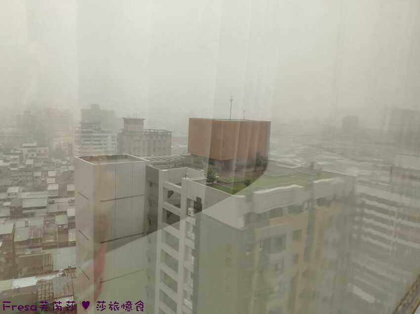 新北市三重區新北飯店【台北薇米商旅】台北橋捷運站走５分鐘.高樓遼闊日夜城景.樓下就有超商全聯電影院│三重飯店│天台影城│新北住宿