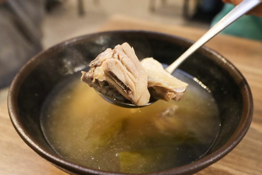 價格親民三重晚餐宵夜的好地點，串燒只要$19元起~