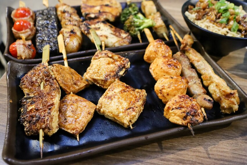 價格親民三重晚餐宵夜的好地點，串燒只要$19元起~