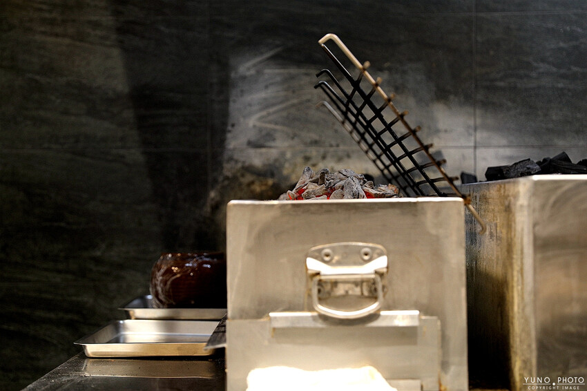 台北市中山區下班後的閨蜜微醺打卡點！斥資千萬絕美時尚 好吃好拍好享受｜天燒 AMAYAKI 現代居酒屋(捷運劍南路站)