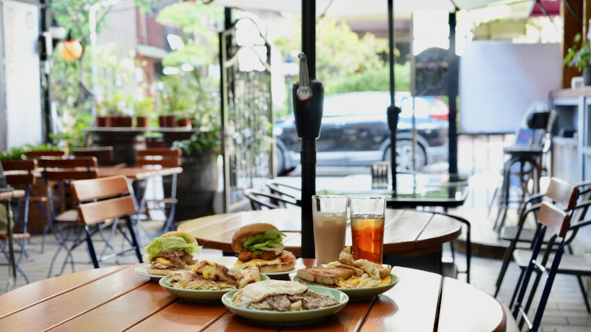 台北市大安區[台北美食] 東區早午餐｜東區最美早餐店蛋餅只要40元！高CP值露天早餐推薦