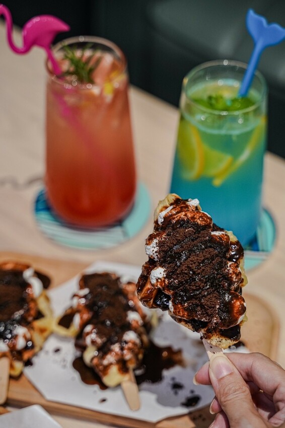 高雄美食｜韓式可頌現點現做 奶香味十足有甜有鹹口味超多種/寵