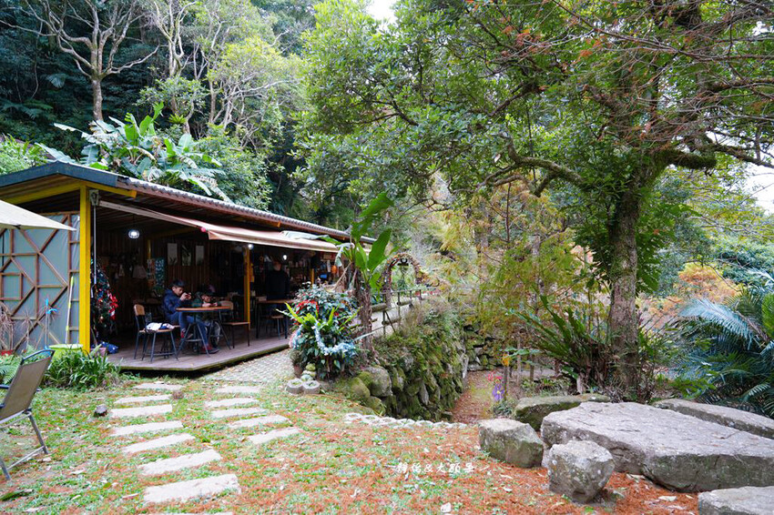 悠然秘境小屋 ❙ 山林裡小秘境，超隱藏版落羽松咖啡廳，桃園復
