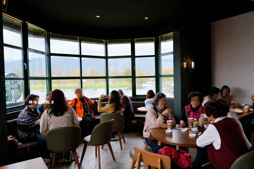 星巴克花蓮理想門市 ❙ 走進童話小屋喝咖啡,坐擁絕美湖景,還 星巴克花蓮理想門市 ❙ 走進童話小屋喝咖啡,坐擁絕美湖景,還