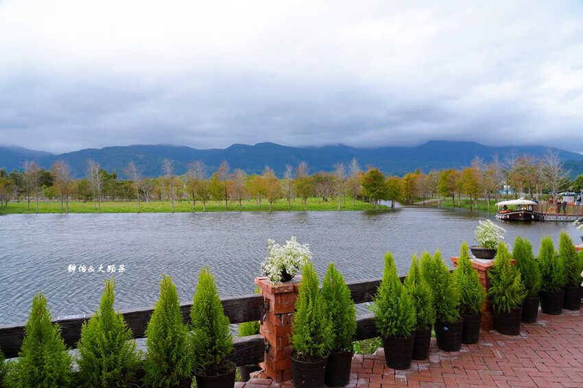 星巴克花蓮理想門市 ❙ 走進童話小屋喝咖啡,坐擁絕美湖景,還 星巴克花蓮理想門市 ❙ 走進童話小屋喝咖啡,坐擁絕美湖景,還