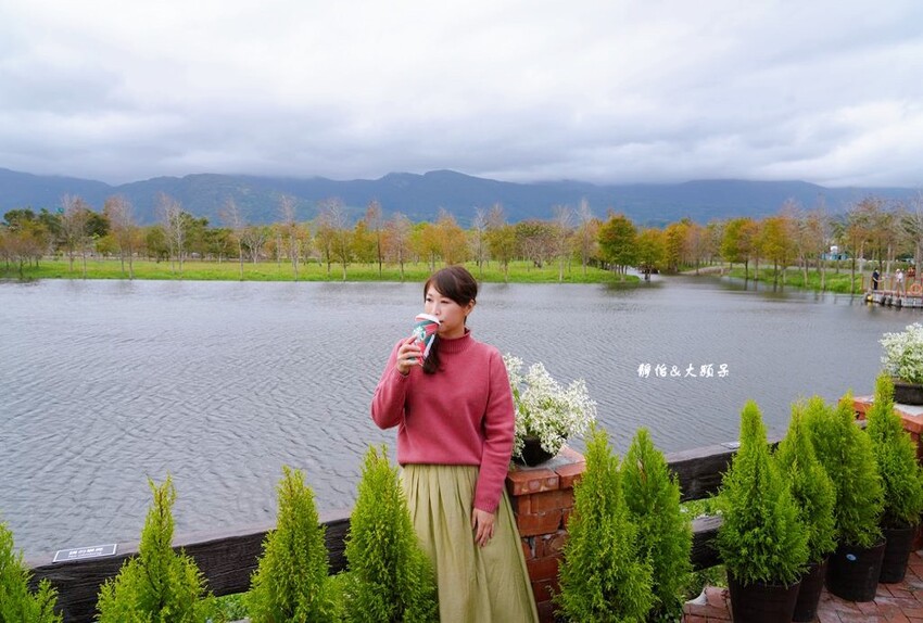 星巴克花蓮理想門市 ❙ 走進童話小屋喝咖啡,坐擁絕美湖景,還 星巴克花蓮理想門市 ❙ 走進童話小屋喝咖啡,坐擁絕美湖景,還