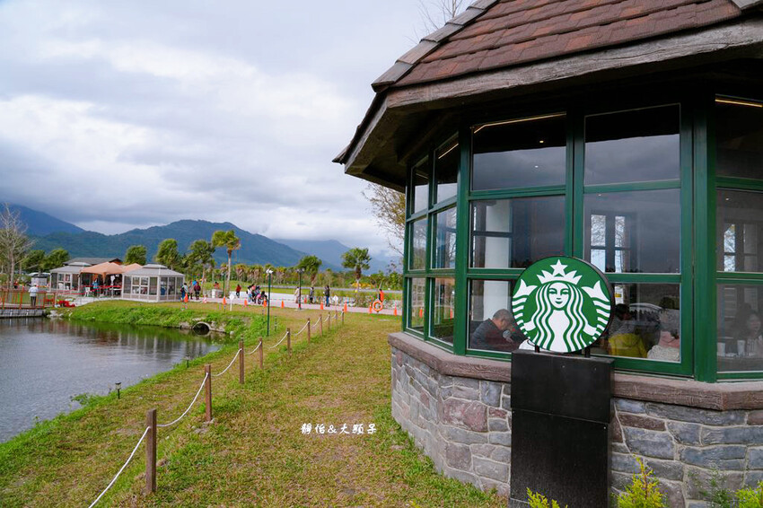 星巴克花蓮理想門市 ❙ 走進童話小屋喝咖啡,坐擁絕美湖景,還 星巴克花蓮理想門市 ❙ 走進童話小屋喝咖啡,坐擁絕美湖景,還