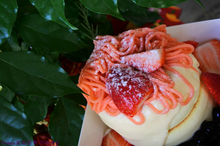 台南咖哩【王子神谷】大灣市場附近咖哩飯外帶店.草莓限定舒芙蕾+芋見泥銀絲捲超滿足│禾家堂│蛋沙拉堡│大灣美食 - Fresa芙芮莎♥莎旅憶食