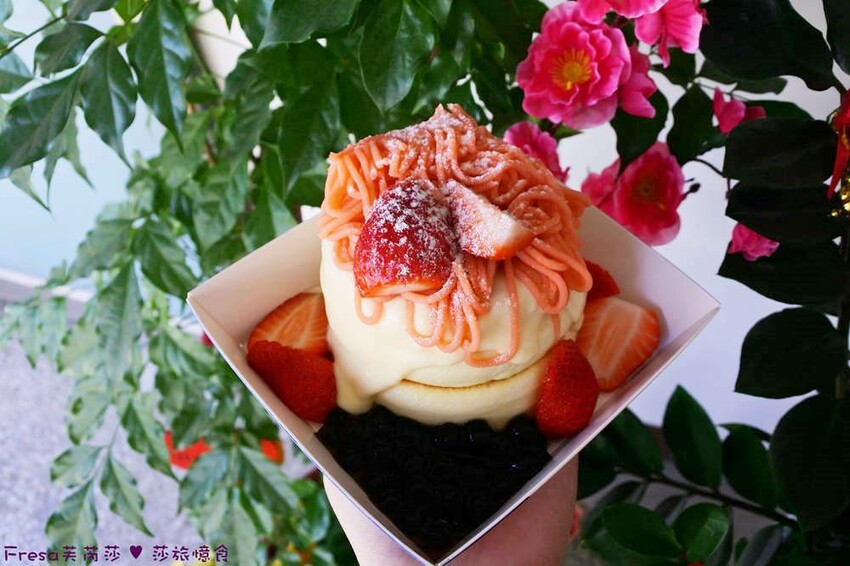 台南咖哩【王子神谷】大灣市場附近咖哩飯外帶店.草莓限定舒芙蕾+芋見泥銀絲捲超滿足│禾家堂│蛋沙拉堡│大灣美食 - Fresa芙芮莎♥莎旅憶食