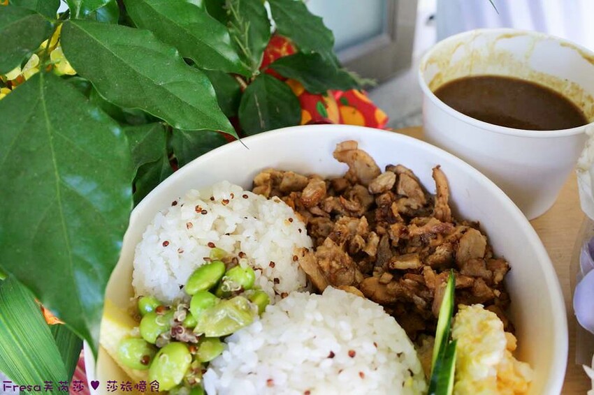 台南咖哩【王子神谷】大灣市場附近咖哩飯外帶店.草莓限定舒芙蕾+芋見泥銀絲捲超滿足│禾家堂│蛋沙拉堡│大灣美食 - Fresa芙芮莎♥莎旅憶食