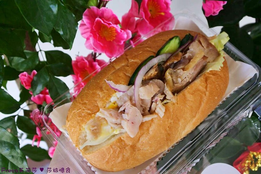 台南咖哩【王子神谷】大灣市場附近咖哩飯外帶店.草莓限定舒芙蕾+芋見泥銀絲捲超滿足│禾家堂│蛋沙拉堡│大灣美食 - Fresa芙芮莎♥莎旅憶食