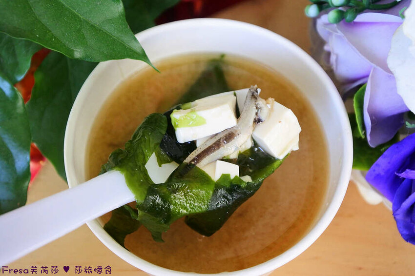 台南咖哩【王子神谷】大灣市場附近咖哩飯外帶店.草莓限定舒芙蕾+芋見泥銀絲捲超滿足│禾家堂│蛋沙拉堡│大灣美食 - Fresa芙芮莎♥莎旅憶食