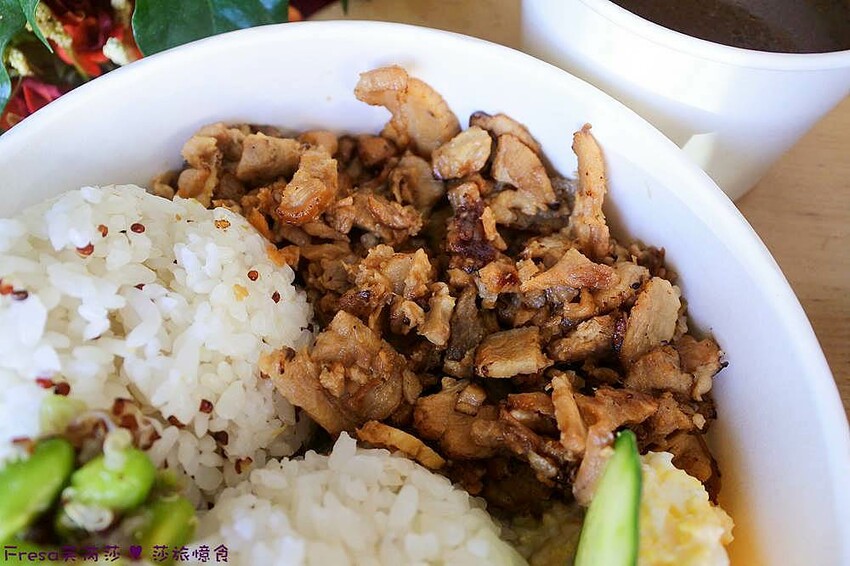 台南咖哩【王子神谷】大灣市場附近咖哩飯外帶店.草莓限定舒芙蕾+芋見泥銀絲捲超滿足│禾家堂│蛋沙拉堡│大灣美食 - Fresa芙芮莎♥莎旅憶食