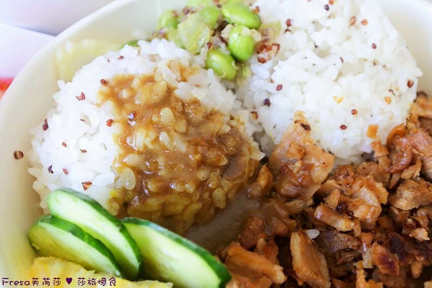 台南咖哩【王子神谷】大灣市場附近咖哩飯外帶店.草莓限定舒芙蕾+芋見泥銀絲捲超滿足│禾家堂│蛋沙拉堡│大灣美食 - Fresa芙芮莎♥莎旅憶食