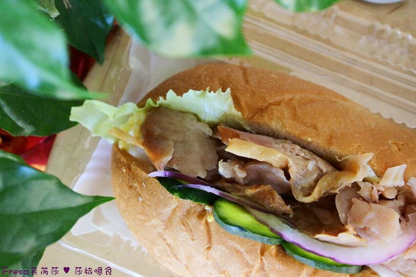 台南咖哩【王子神谷】大灣市場附近咖哩飯外帶店.草莓限定舒芙蕾+芋見泥銀絲捲超滿足│禾家堂│蛋沙拉堡│大灣美食 - Fresa芙芮莎♥莎旅憶食